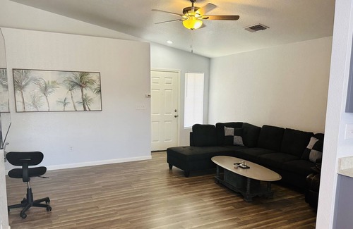 Turlock House | Cozy comfortable newly remodeled 3 bedrooms 2 bathrooms