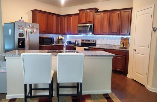 Cartersville House | Cozy & comfortable room in Cartersville! Nearby Hyundi plant, Piedmont Hospital