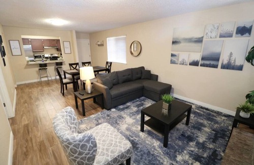 Biggs Field House | Cozy, Comfy & Great Location!