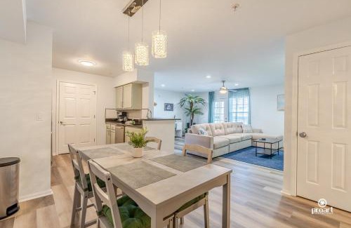 Indian Bayou Apartment | Cozy Condo Under the Palms