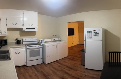 La Junta Apartment | Cozy Corner 1401- West -Unit 2-bedroom apt in adorable La Junta with WiFi, AC