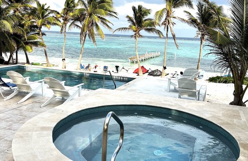 East End Apartment | Cozy Corner - Economical Accomodations Right on the Beach