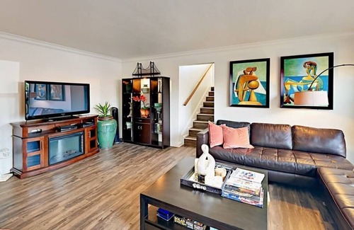 East Side Costa Mesa House | Cozy Costa Mesa house next to Newport Beach