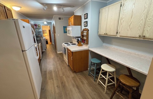 Bargersville House | Cozy Cottage - 14 Mi. S. of Indianapolis in the Greenwood/Bargersville Area