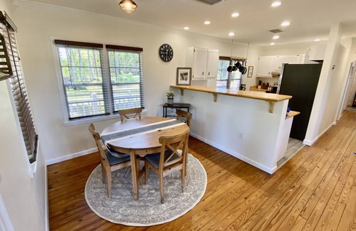 Odessa Cottage | Cozy Cottage - Close to Everything, Nature Lovers Dream!