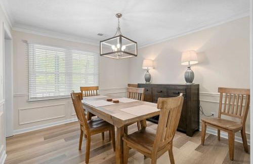 Marietta House | Cozy Cottage for 6 Pet Fenced