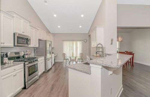 Red Hill House | Cozy Cottage I Legends Golf Resort I Golf & Dining