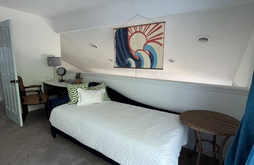 Little River Cottage | Cozy Cottage in a Fishing Village of Historic Little River