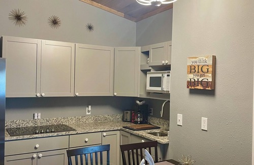 Winslow Cottage | Cozy Cottage in Downtown Winslow Near Devil's Den, 1BR, Full Kitchen&Bath, +WIFI