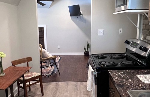 Florence Apartment | Cozy Cottage in DT Florence, AL.