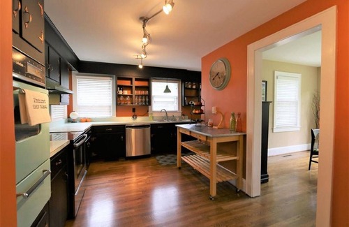 Old Town Cottage | Cozy Cottage in Old Town Pinehurst - Sleeps 8- Wifi