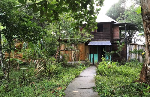 Robins Bay Cabin | Cozy Cottage In Rural Jamaica. Rich In Sunshine, Colour, Flavour, And Warmth.
