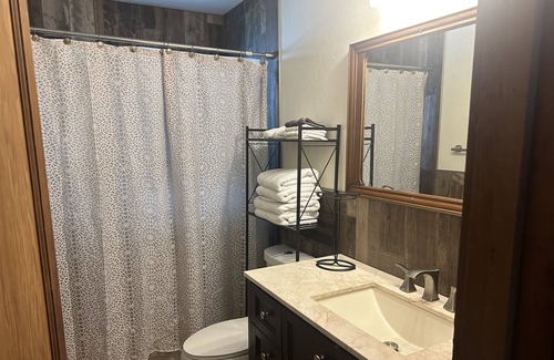 Bee Ridge Cottage | Cozy cottage in Sarasota in a quiet setting, 15 minute drive to Siesta Beach.