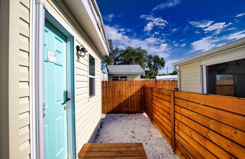 Englewood Cottage | Cozy Cottage - Minutes from Beaches and Historic Dearborn St!