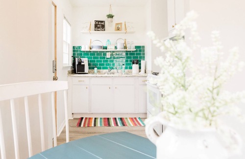 Huron House | Cozy Cottage Near The Lake & Cedar Point