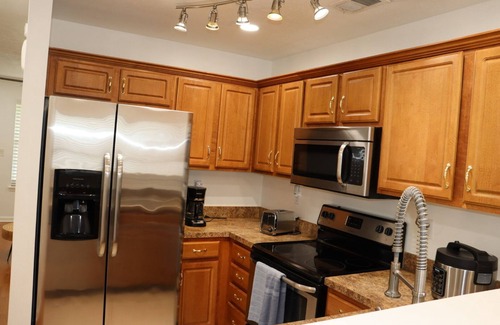 Fern Creek House | Cozy Cottage on Williamsborough Ln near to Churchill Downs.