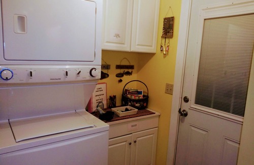 Garden City Cottage | Cozy Cottage open floor plan. 2 bed, 2 full. Free WiFi, Roku and Golf Cart.