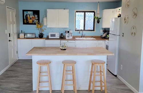 Clear Lake House | Cozy Cottage: Panoramic Lake Views, WiFi, Deck