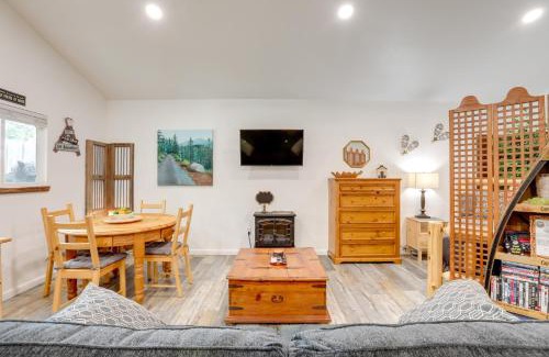 Placerville Apartment | Cozy Cottage with Park Pass, 1 Mi to Jenkinson Lake!