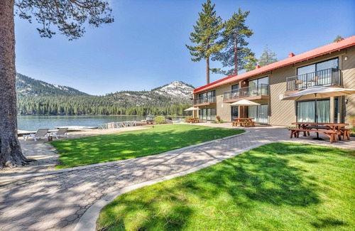 Truckee Condo | Cozy Deluxe Studio #132 at Donner Lake Village