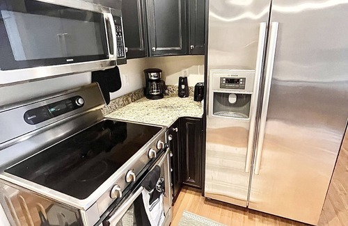 Annapolis Apartment | COZY DOWNTOWN APARTMENT-Naval Academy Vicinity