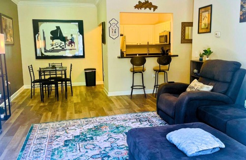 West Freemason Apartment | Cozy Downtown Norfolk Apt w/patio