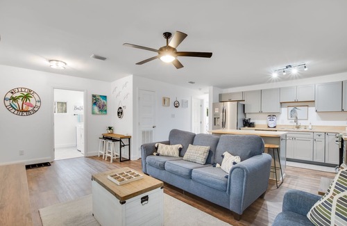 Foley House | Cozy Duplex Retreat - Beaches, Hospital, Dining