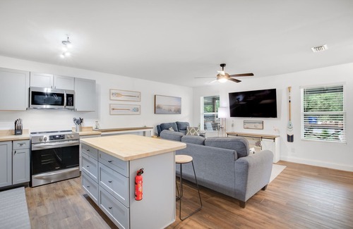 Foley House | Cozy Duplex Retreat - Beaches, Hospital, Dining