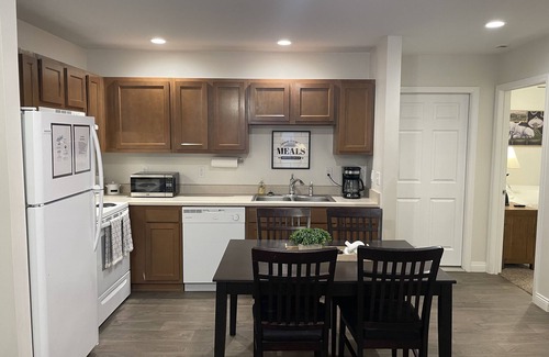 Washington Condo | Cozy East Side Condo in Washington close to City Park and Hospital