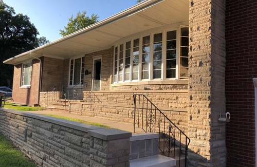 Gary Apartment | Cozy East Wing Apartment with Fireplace