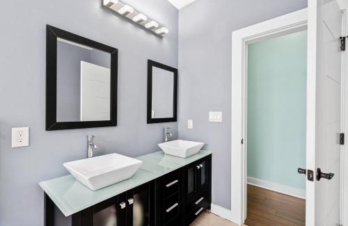 Durham House | Cozy Escape in Downtown