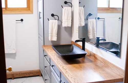 Goodman House | Cozy family home on ATV/Snowmobile trails. Kick back and relax after your ride!