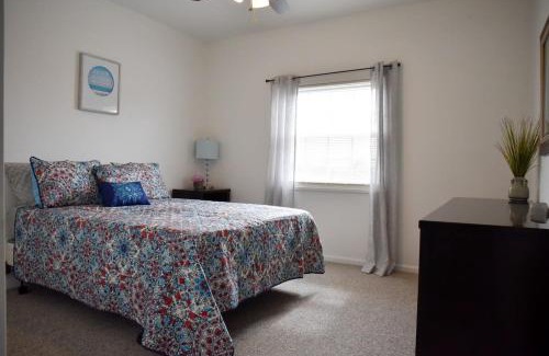 Pittsburgh House | Cozy & Family Friendly Pittsburgh Home Sleeps 6