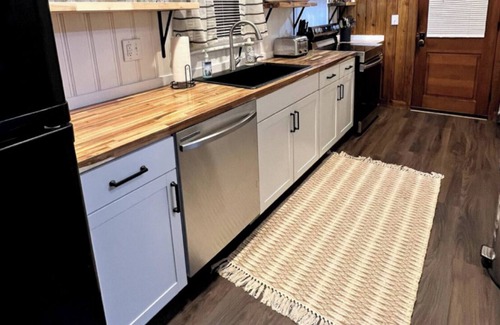 Franklin House | Cozy Franklin Home! Perfect for a family getaway!