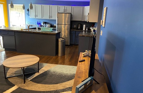 Bay View Apartment | Cozy "FROG" Apartment nestled in Bay View