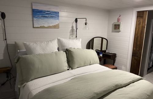 South Carolina Lowcountry House | Cozy Front Beach One Bedroom Cottage