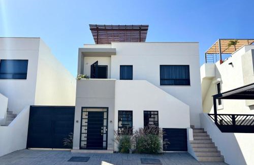 Los Cabos Apartment | Cozy full condo with pool and close to the beach