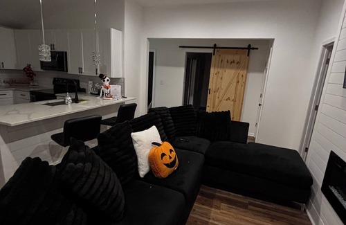 East Point House | Cozy Gateway in East point Near Airport