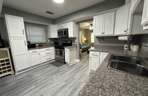 Dillard House | Cozy Gentilly Gem located 3 miles from the French quarters!