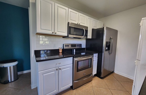 Madison House | Cozy Getaway- 20 min to Downtown Nashville