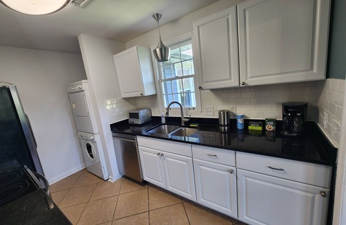 Madison House | Cozy Getaway- 20 min to Downtown Nashville