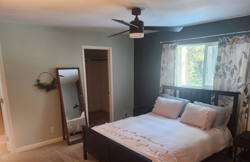 Pollock Pines House | Cozy Getaway in the Woods (Dog-friendly!)