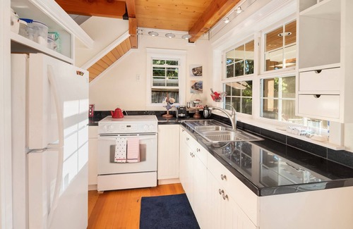 Gig Harbor Cottage | Cozy Gig Harbor Cottage-Horsehead Bay Waterfront