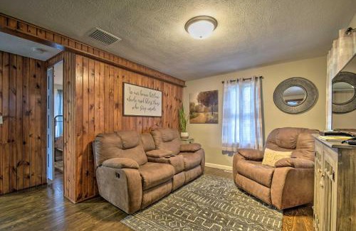 Goshen House | Cozy Goshen Farmhouse about 9 Mi to Amish Acres