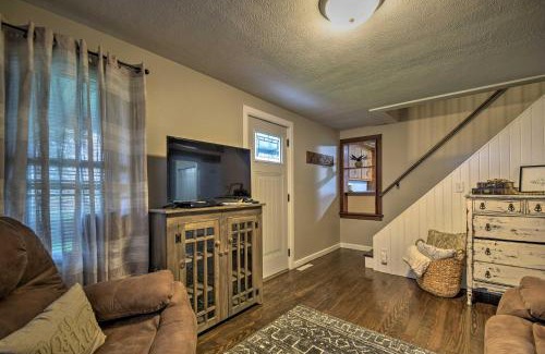 Goshen House | Cozy Goshen Farmhouse about 9 Mi to Amish Acres