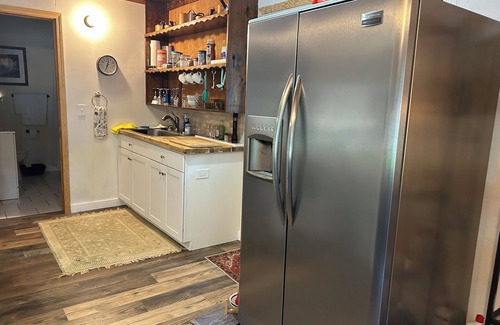 Jasper Cabin | Cozy Guest House cabin on 15 acre farm-stay Sanctuary