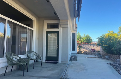 Thousand Palms House | !Cozy guesthouse with queen bed, full bathroom & WiFi in charming Palm Desert!