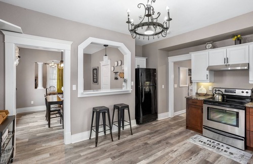 Appleton House | ♥ Cozy historic 3BR w/bridge view! Sleeps 7 ♥