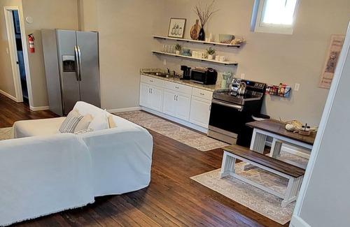 Leavenworth House | Cozy, historical retreat near the Overlook