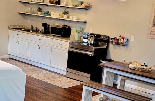 Leavenworth House | Cozy, historical retreat near the Overlook